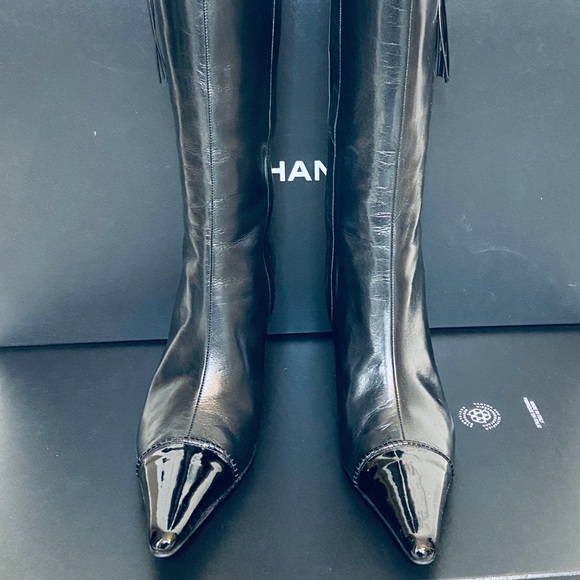 ⭐️SOLD⭐️ Chanel Camellia Flower Boots - Picture 5 of 8